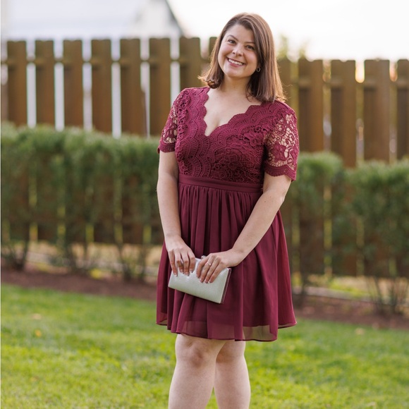 Lulu’s Wine Lace Dress - Picture 1 of 5
